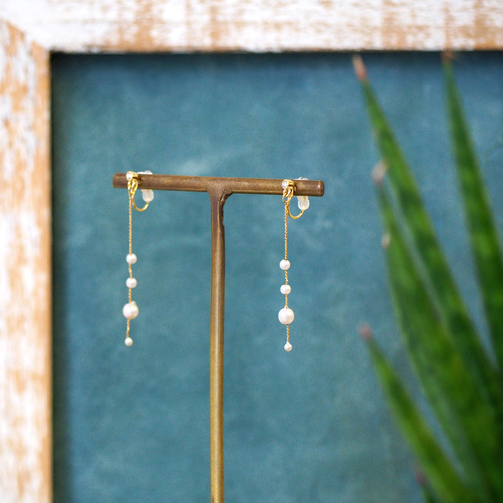 4連パールノンホールピアス