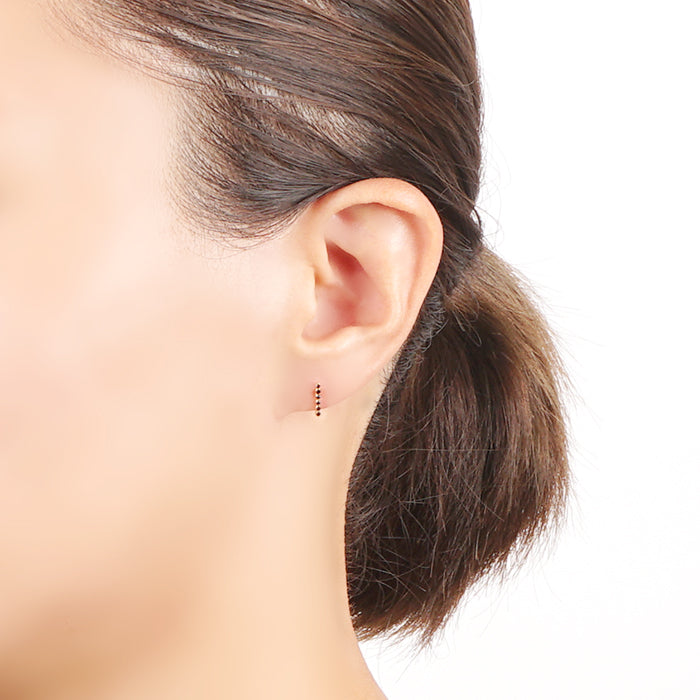 6連ストーンピアス