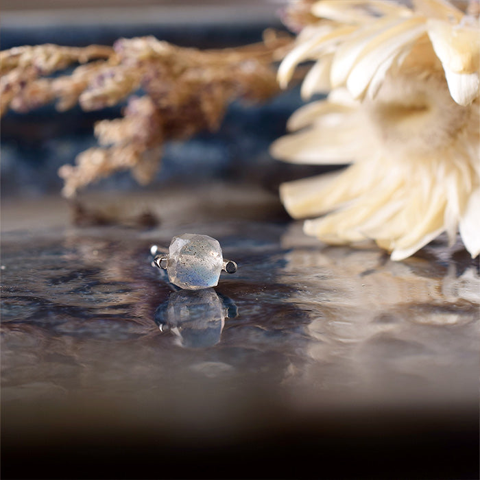 【11月 誕生石】Natural stone ラブラドライト シングルピアス