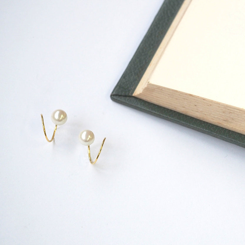 パールスパイラルダブルピアス