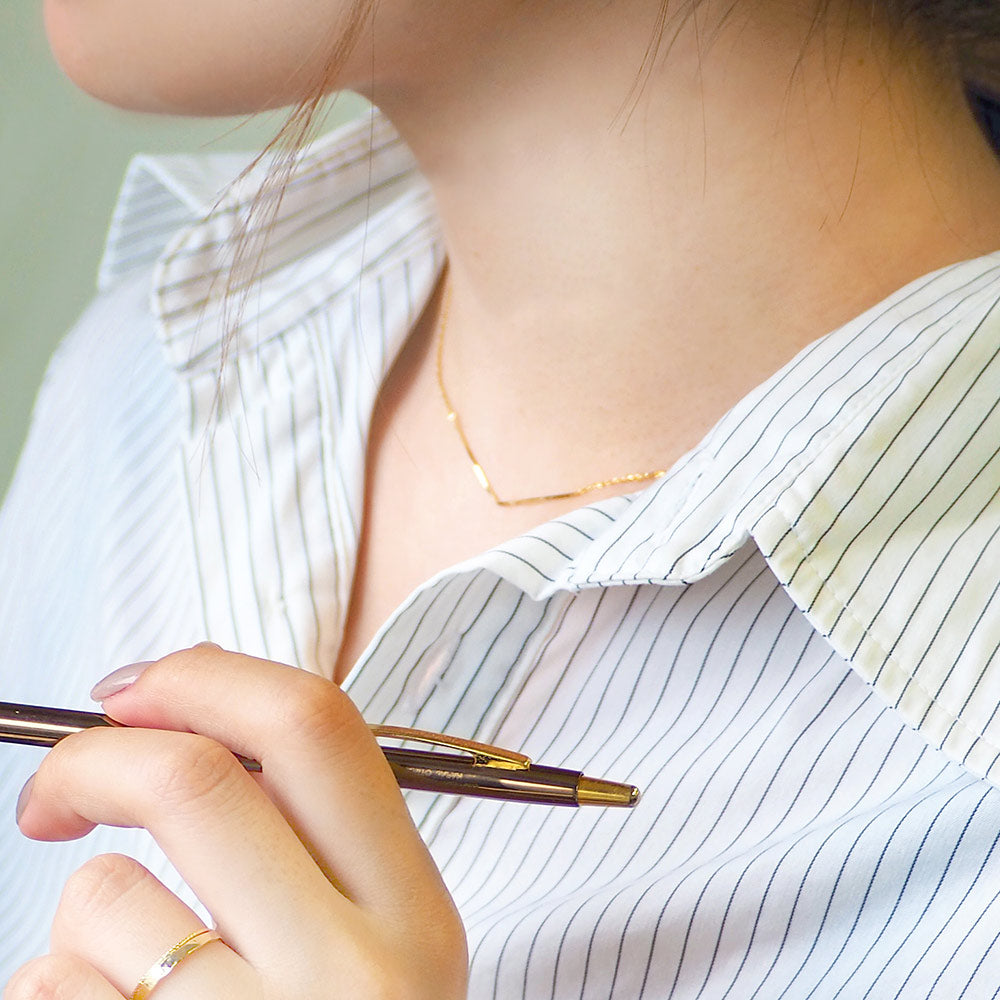 Vラインゴールドネックレス