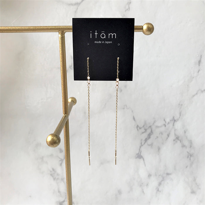 3連パールチェーンピアス