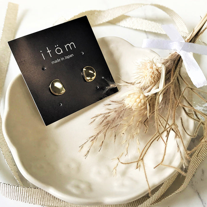 プレートピアス