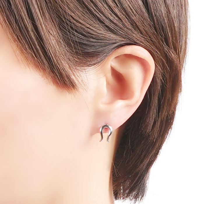 ホースシュー チタンポストピアス