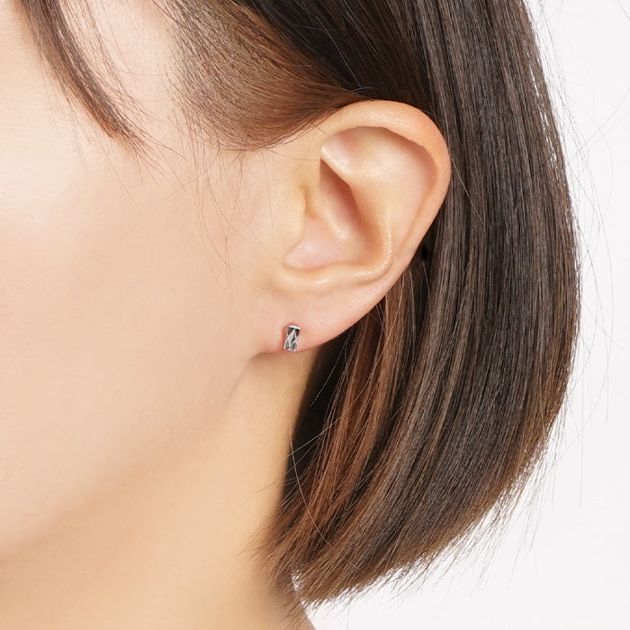 ダイヤカットセラミックポストピアス