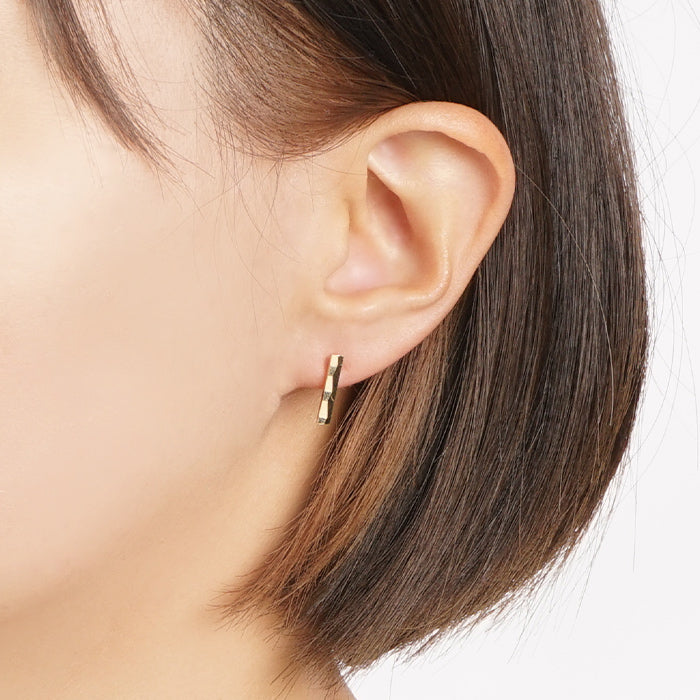 ダイヤカット セラミックポストピアス