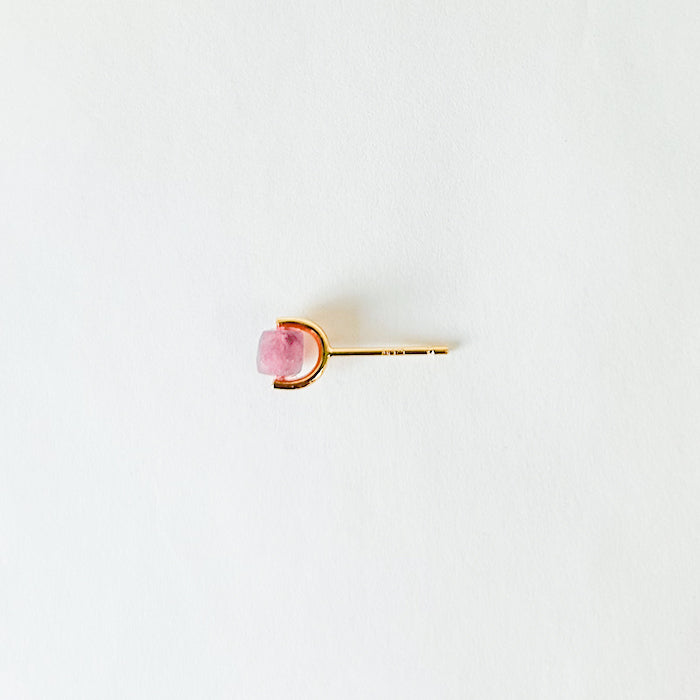 Natural stone ピンクトルマリン シングルピアス