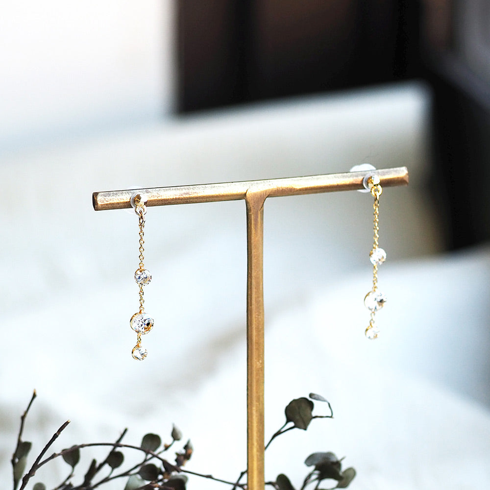 3連キュービックジルコニア セラミックポストピアス 金属アレルギー対応 日本製 itam