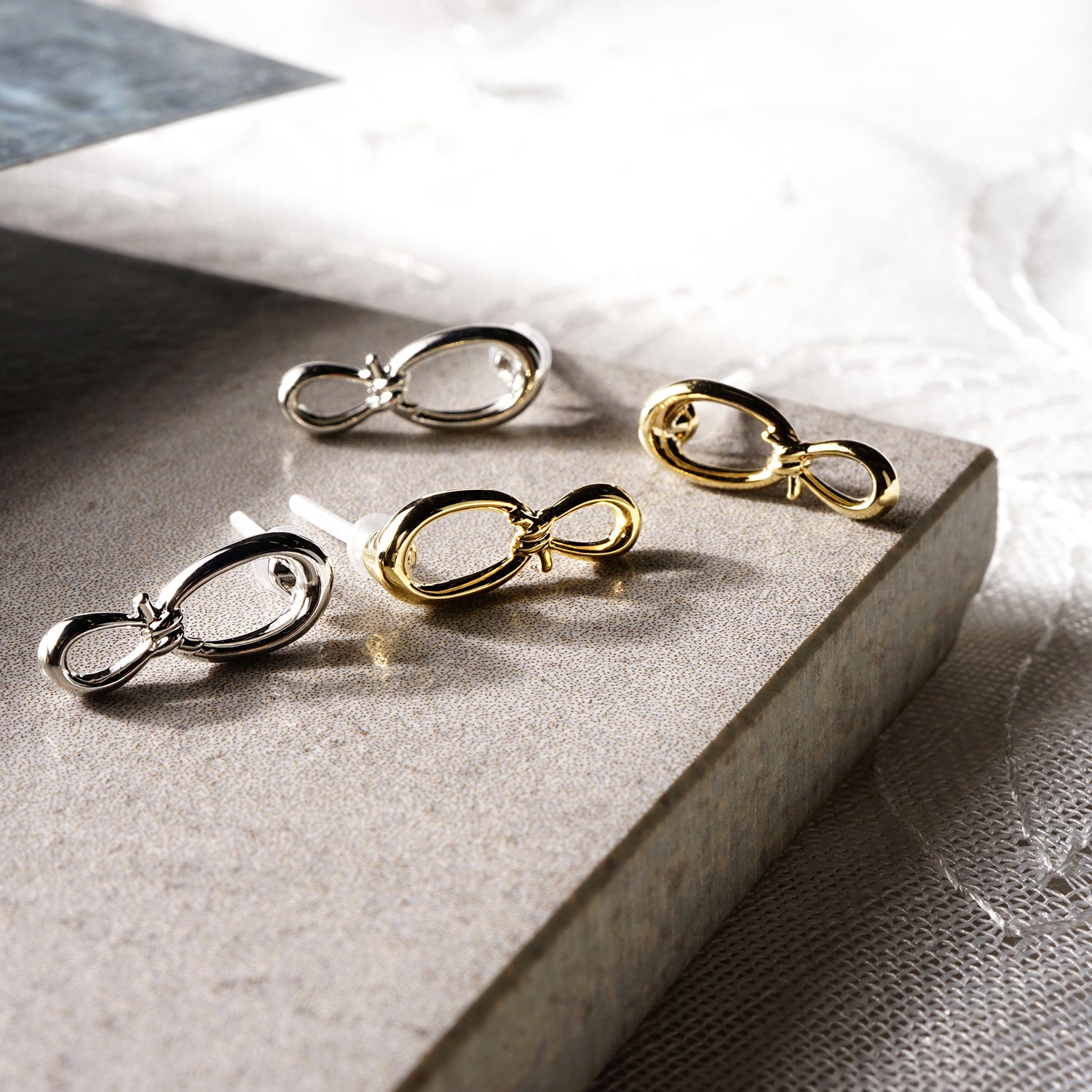 【NEW】メタルシリーズ オーバル セラミックポストピアス