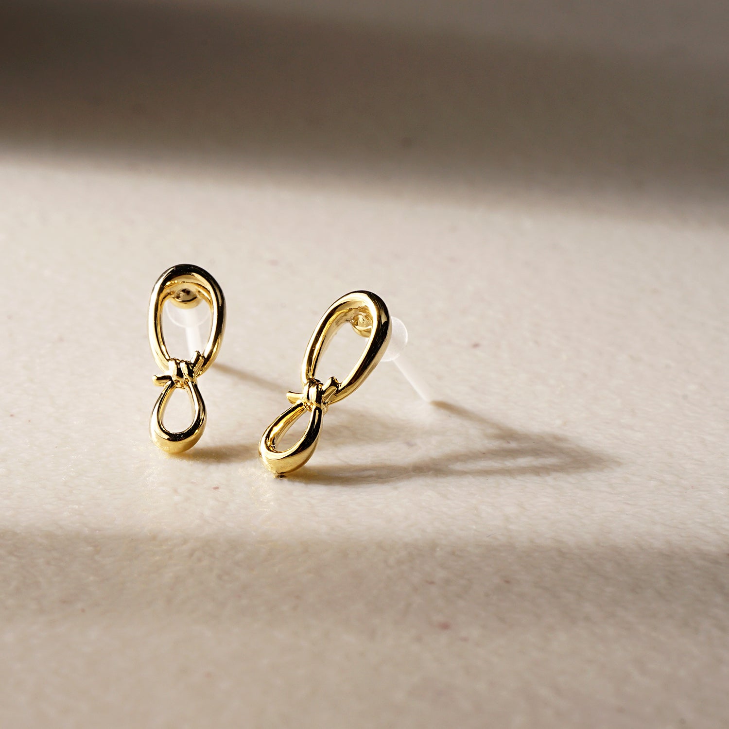 【NEW】メタルシリーズ オーバル セラミックポストピアス