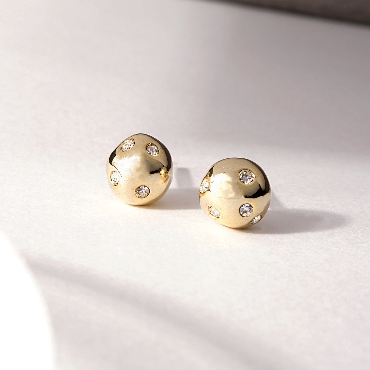 【NEW】メタルシリーズ メタル×ビジュー ボール セラミックポストピアス