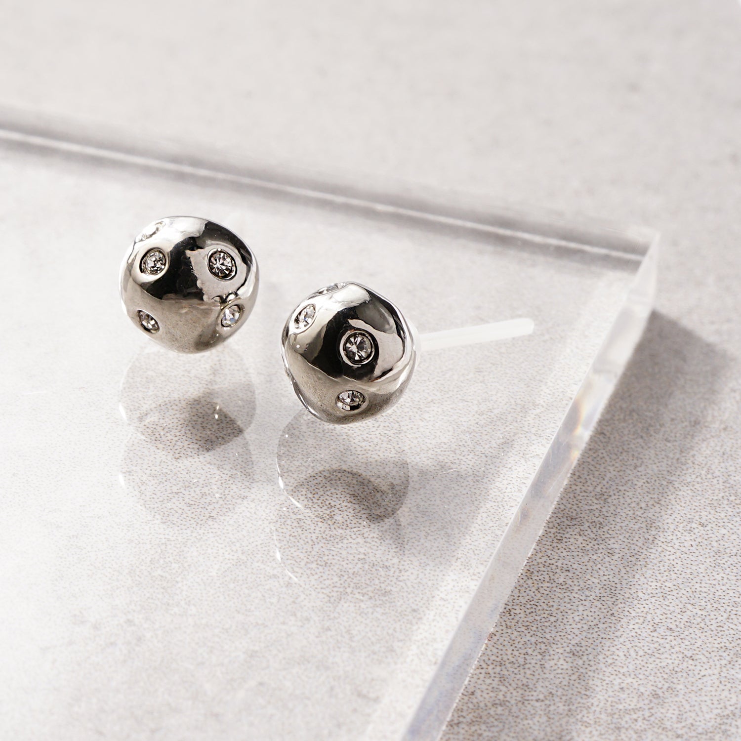 【NEW】メタルシリーズ メタル×ビジュー ボール セラミックポストピアス