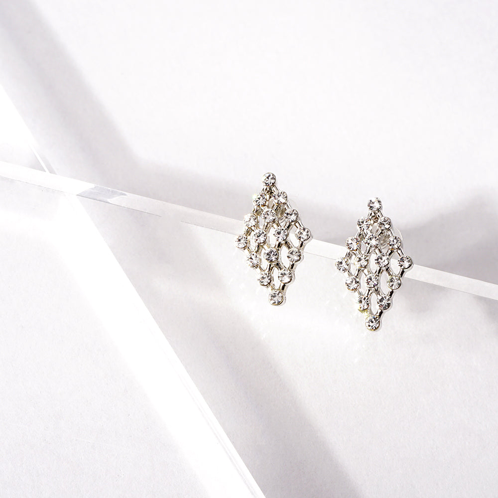 【 金属アレルギー対応 】ビジューシリーズ  ダイヤ セラミックポストピアス