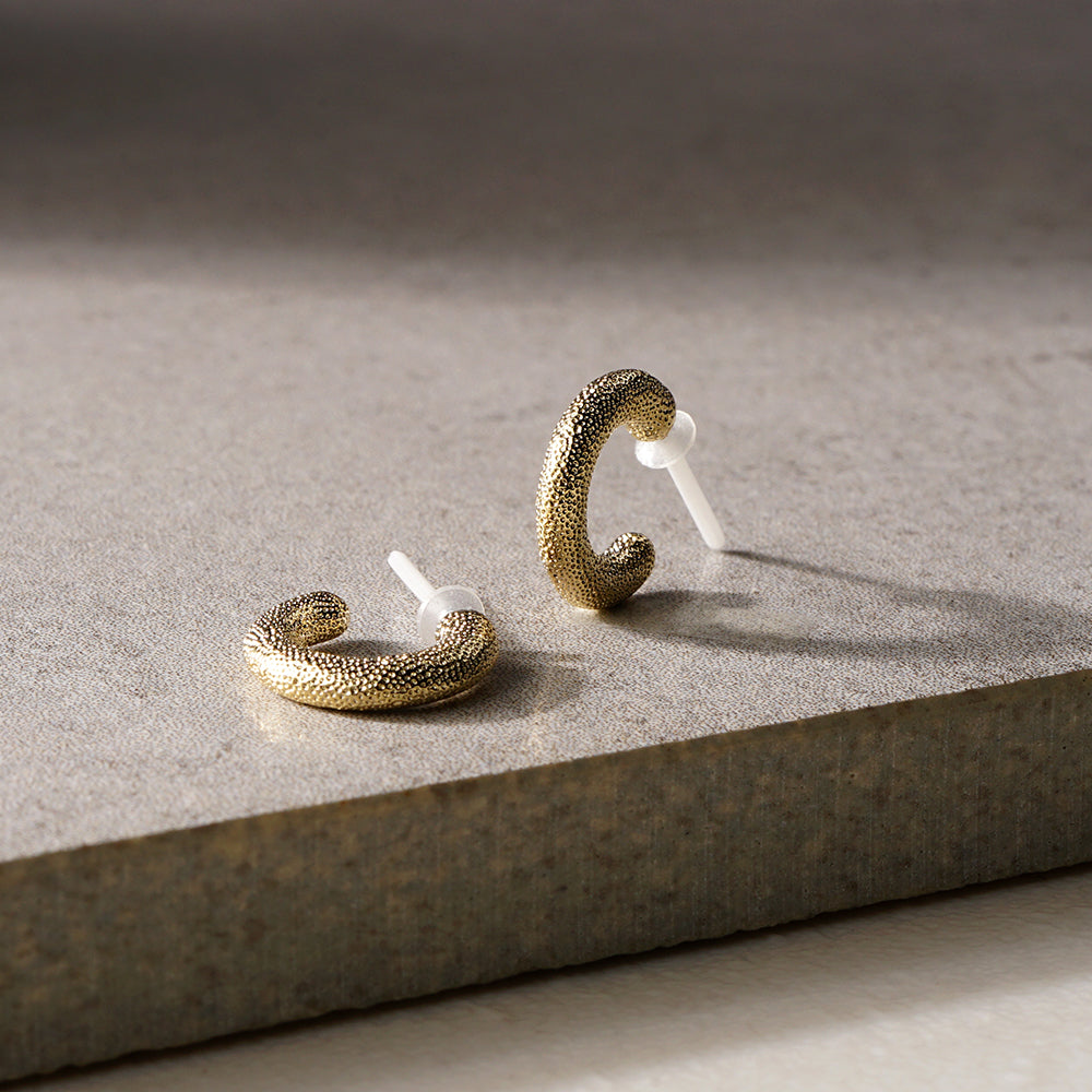 【 金属アレルギー対応 】メタルシリーズ デザインフープ セラミックポストピアス