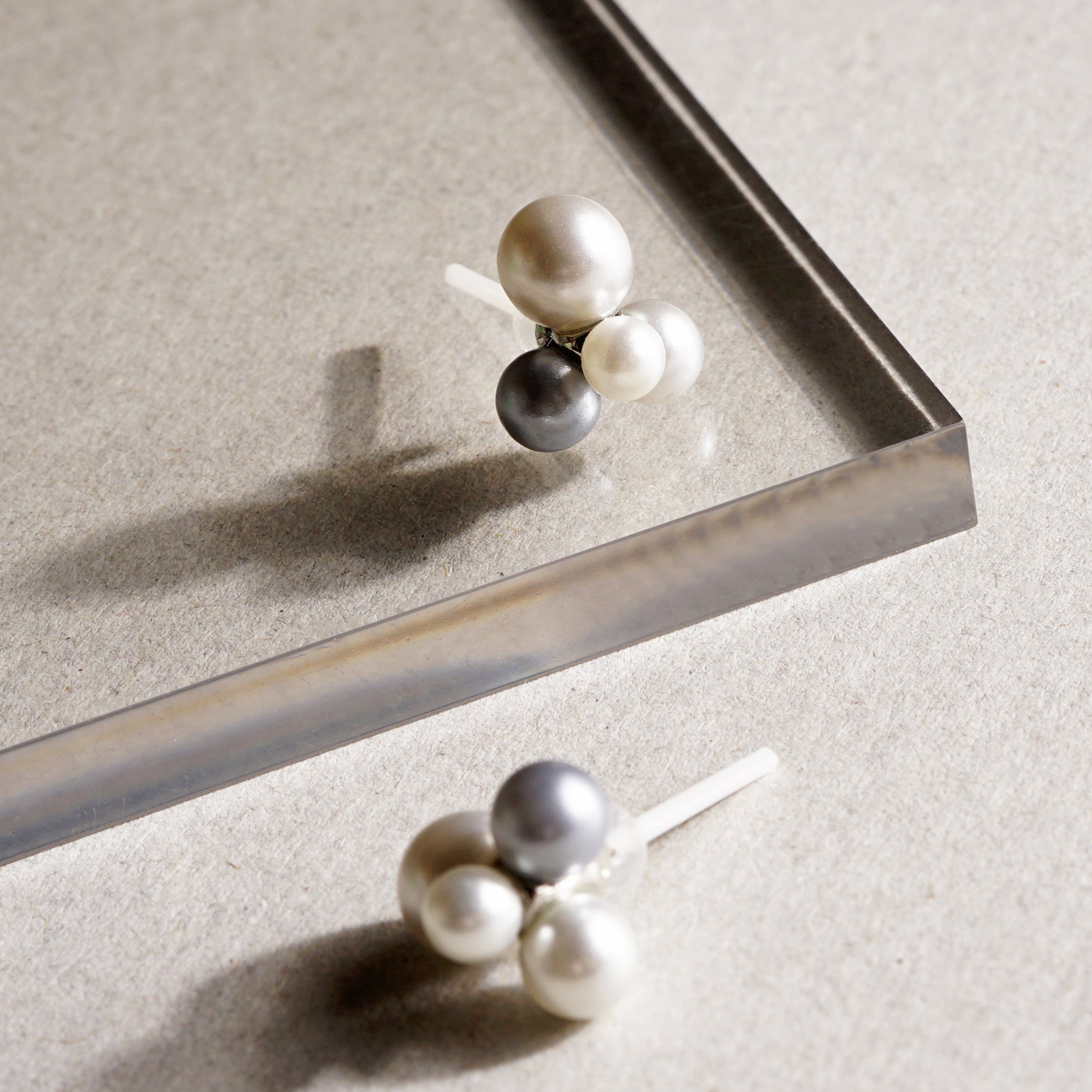 【NEW】【 金属アレルギー対応 】4粒カラーパール セラミックポストピアス