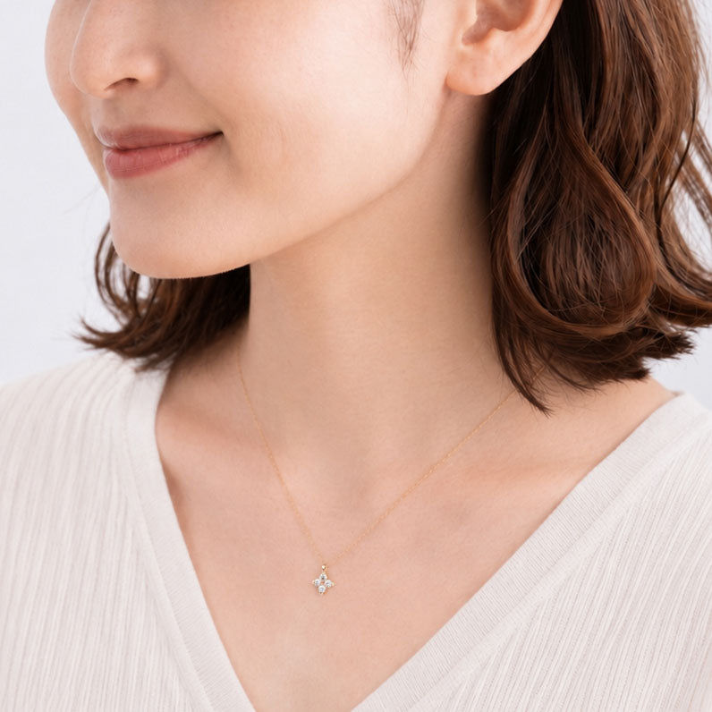 【NEW】キュービックジルコニア フラワーモチーフ ステンレスネックレス