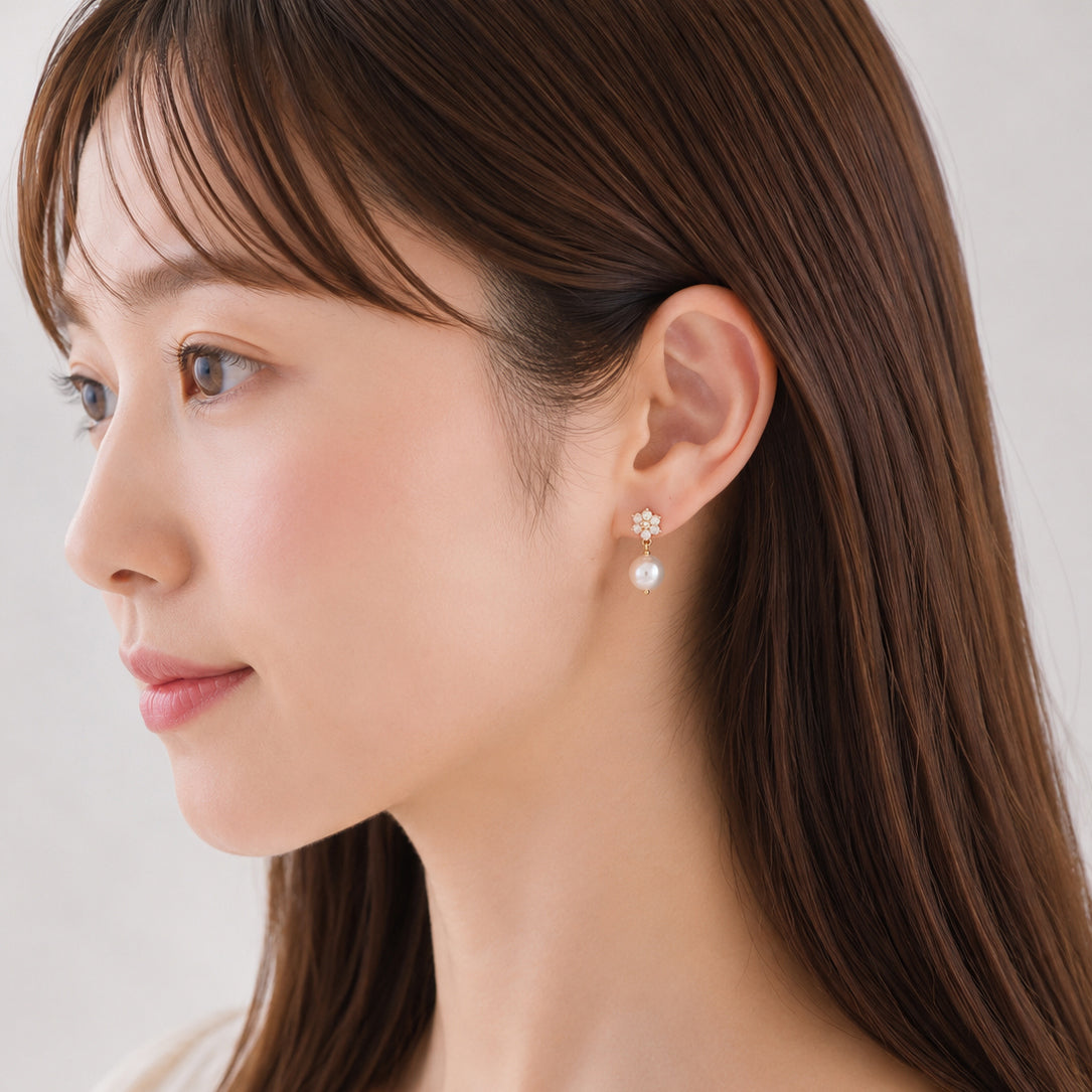 【 金属アレルギー対応 】パール×メタル フラワー セラミックポストピアス