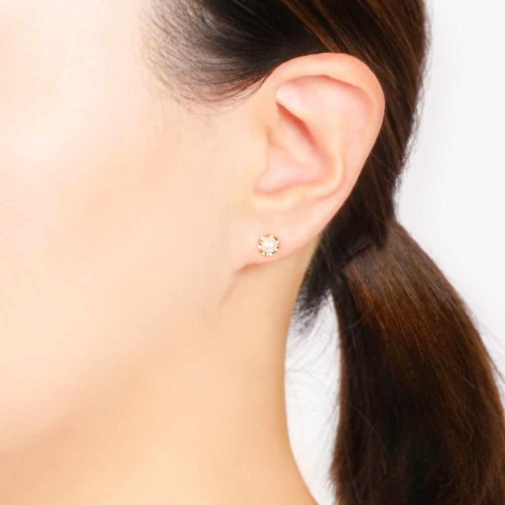 【NEW】パールフラワー セラミックポストピアス