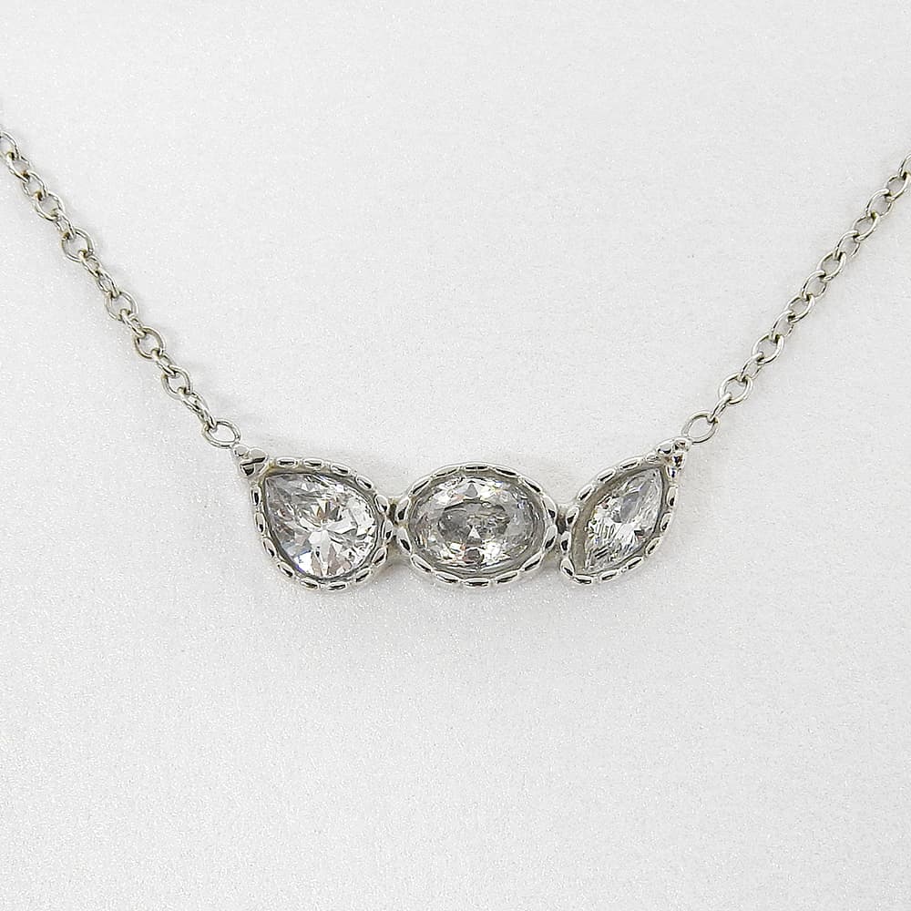 【NEW】【 金属アレルギー対応 】クリアキュービックジルコニア ステンレスネックレス